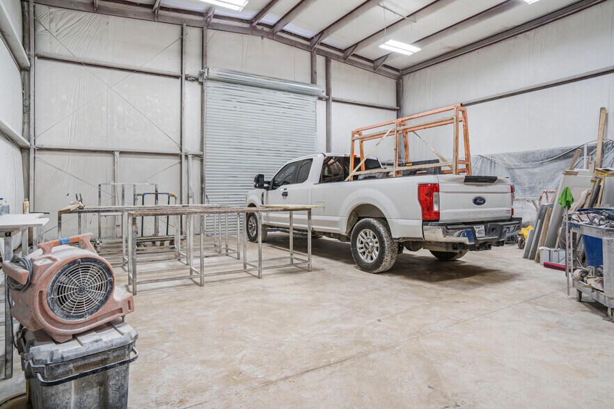 More Photos Of 18230 Bracken Dr, San Antonio Industrial For Sale