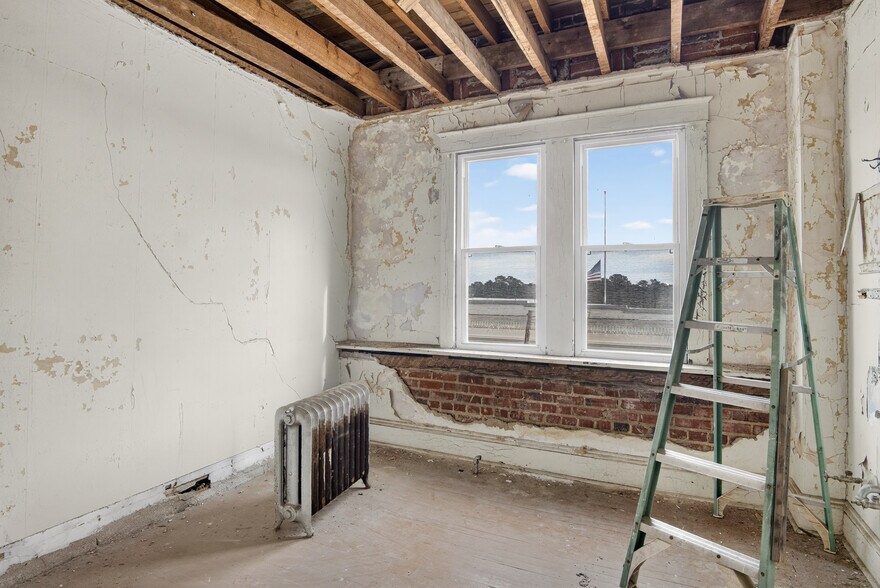 More Photos Of 104-110 S Hill Ave, South Hl, South Hill Office Residential For Sale