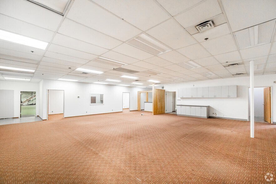 More Photos Of 217 Harbour Way, Richmond Distribution For Sale