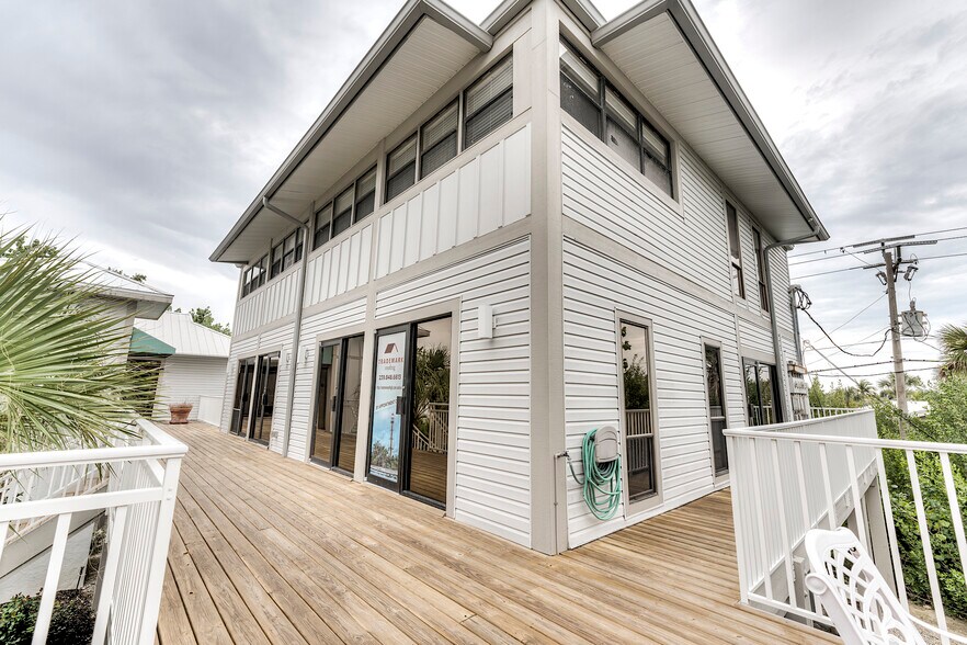 More Photos Of 1149 Periwinkle Way, Sanibel Office For Sale