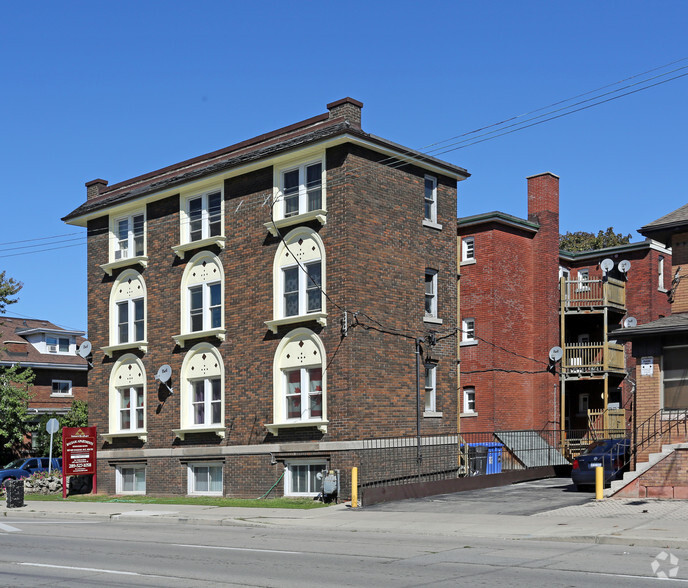 Primary Photo Of 107-109 Balsam Ave S, Hamilton Apartments For Sale