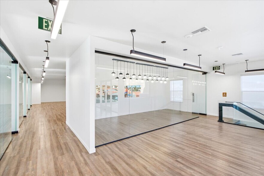 More Photos Of 3444 E Anaheim St, Long Beach Office For Sale