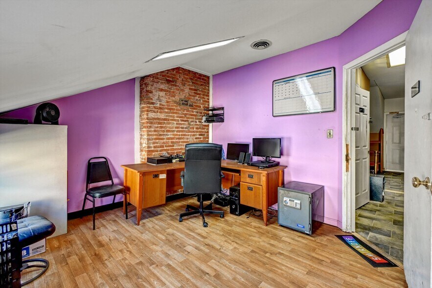 More Photos Of 15 E Centre St, Baltimore Bar For Sale