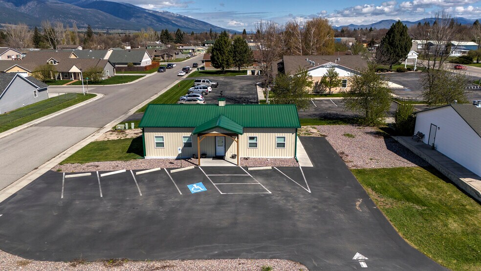 More Photos Of 115 Valley View St, Stevensville Restaurant For Sale