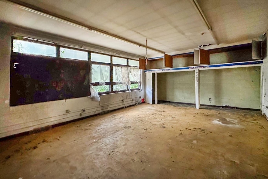 More Photos Of 678 Florence St, Camden Daycare Center For Sale