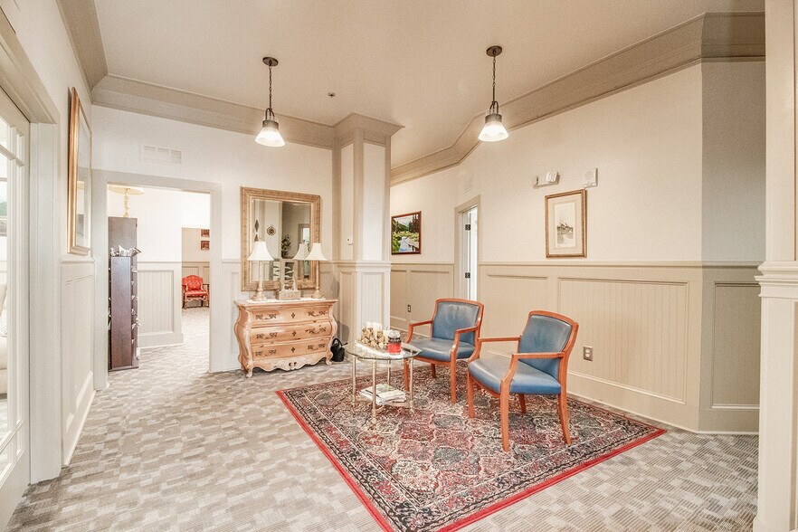 More Photos Of 21 E Athens St, Winder General Retail For Sale