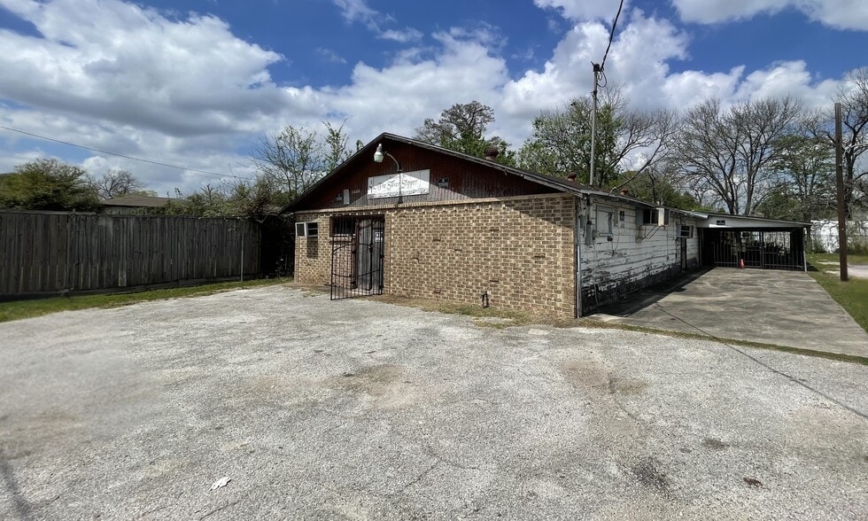 More Photos Of 3717 Crane St, Houston General Retail For Sale