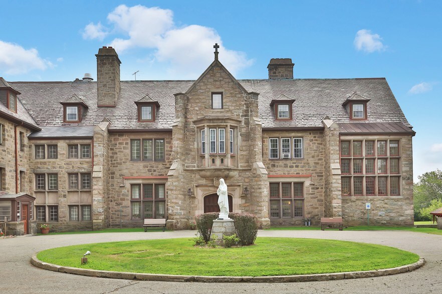 More Photos Of 150 Sister Servants Ln, Sloatsburg Lodge Meeting Hall For Sale