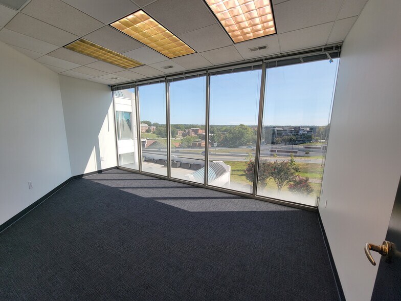 More Photos Of 250 W First St, Winston-Salem Loft Creative Space For Lease