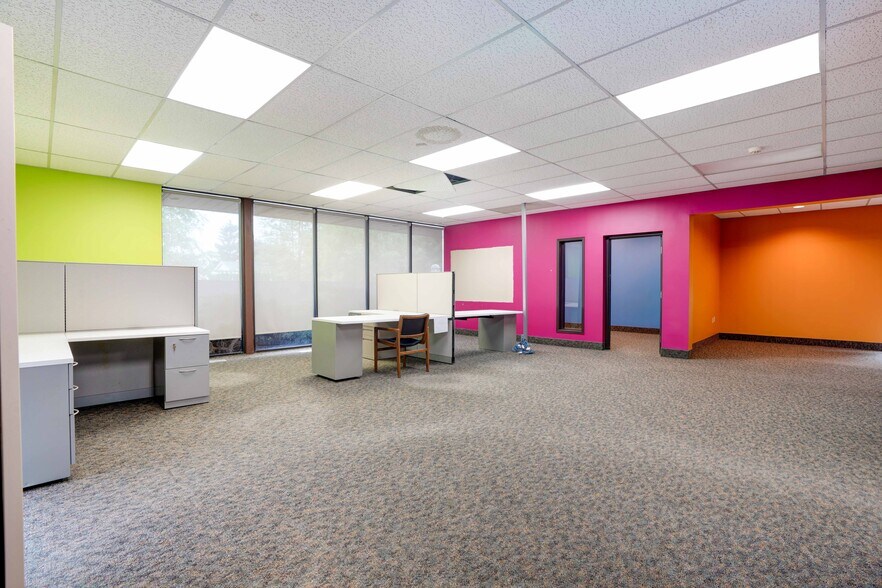 More Photos Of 743 Wellington Rd, London Office For Lease