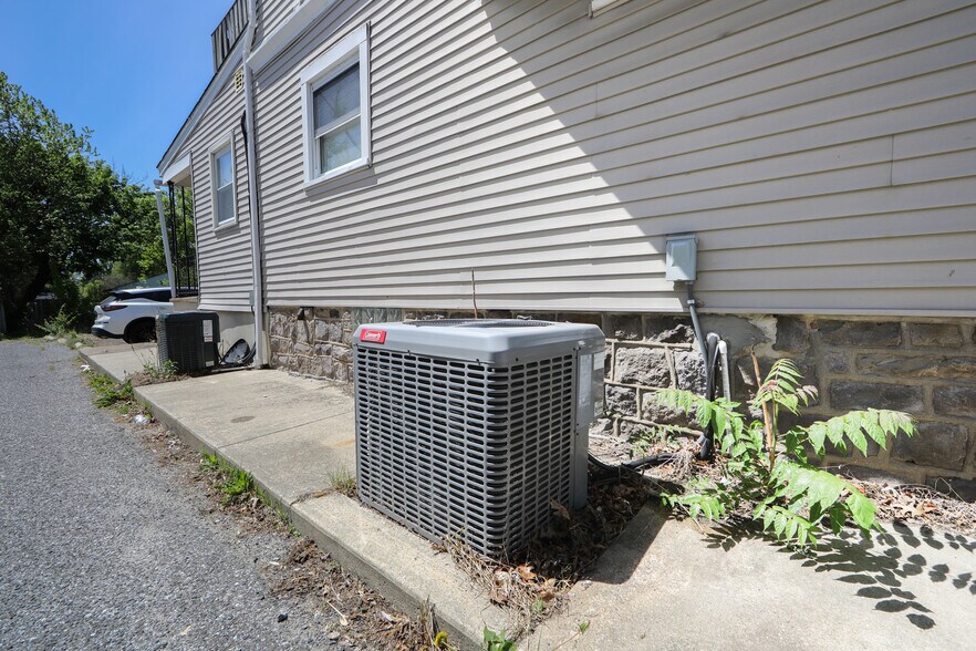 More Photos Of 604 White Horse Pike, Oaklyn Storefront For Sale