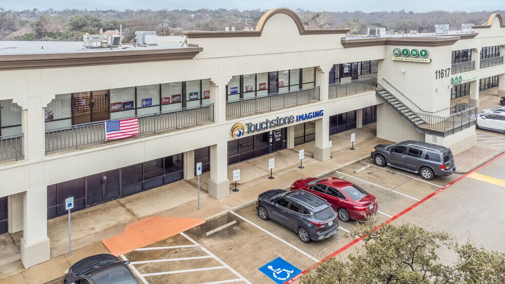 More Photos Of 11613-11617 N Central Expy, Dallas Unknown For Lease