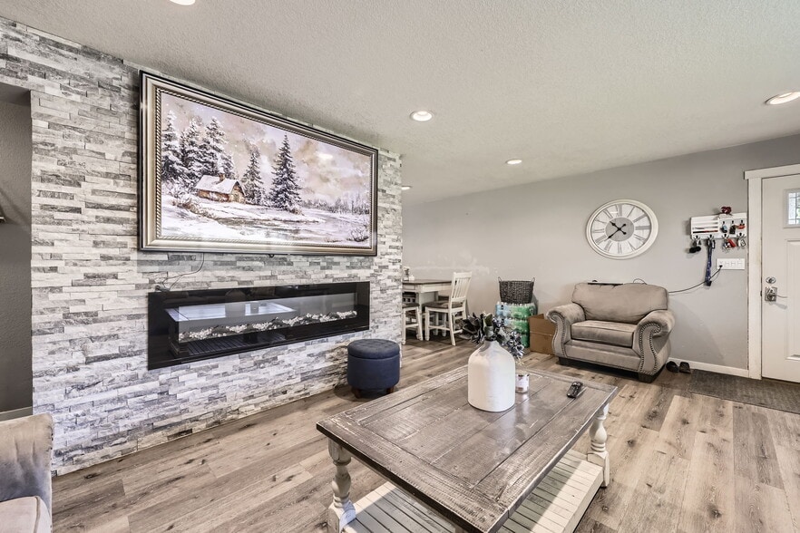 More Photos Of 8690 Verbena St, Commerce City Warehouse For Sale