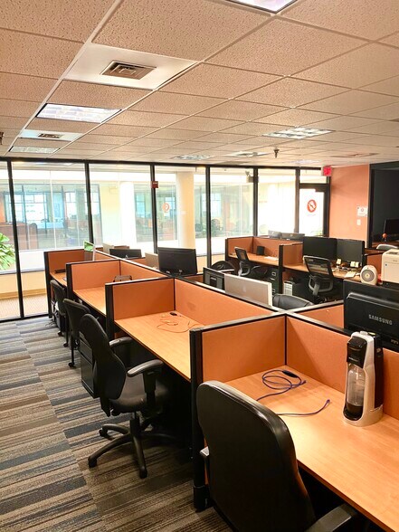 More Photos Of 4916-4922 Fairmont Ave, Bethesda Office For Lease
