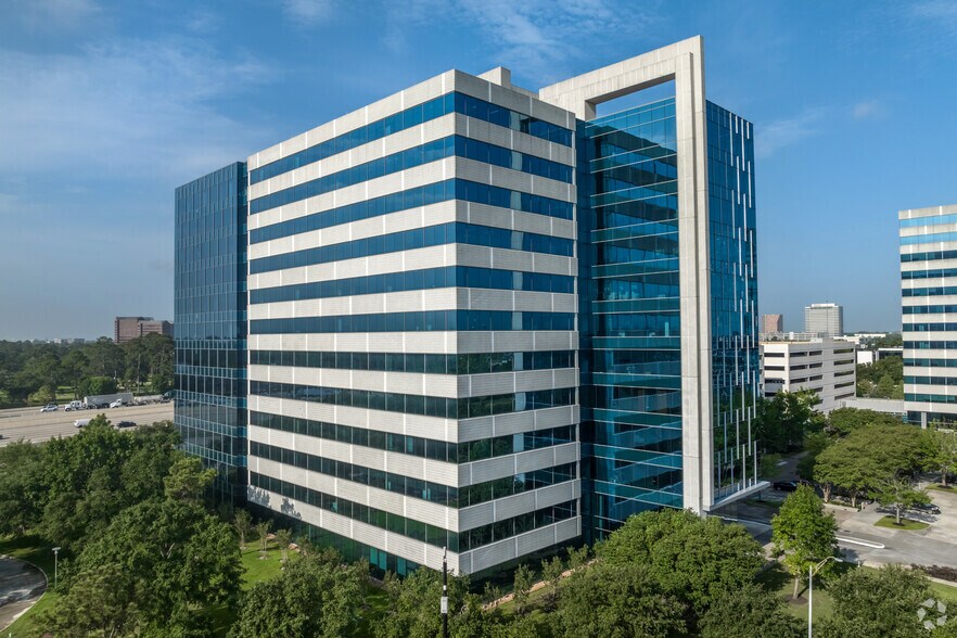 More Photos Of 575 N Dairy Ashford Rd, Houston Office For Sale