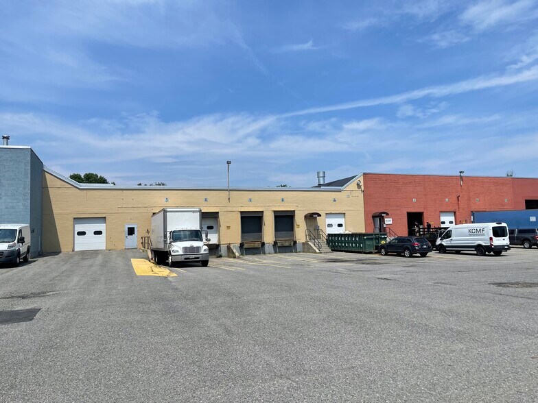 Primary Photo Of 15 Saunders Way, Westbrook Warehouse For Lease