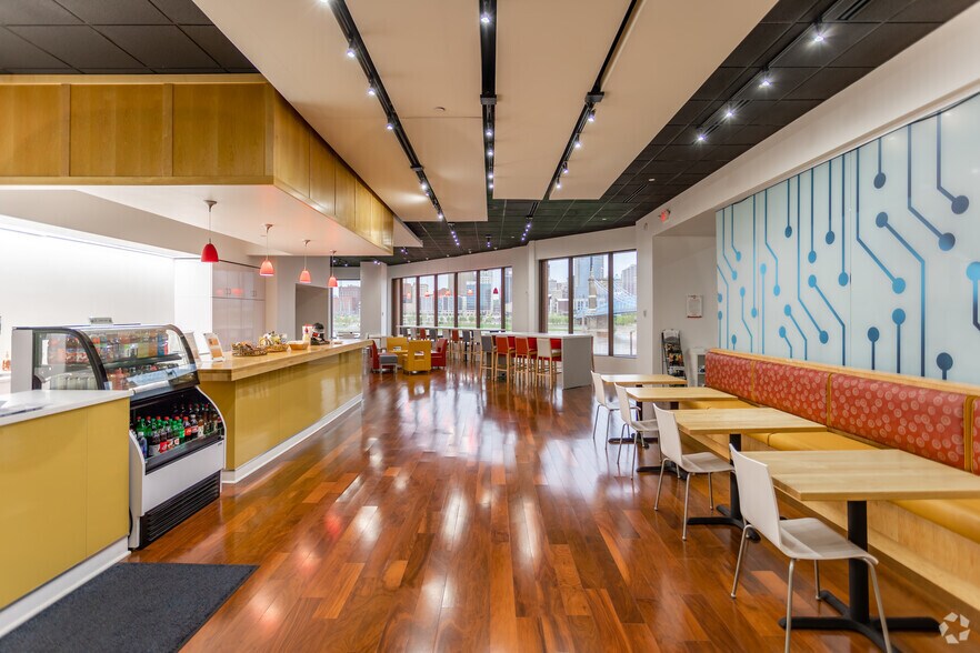 More Photos Of 50 E Rivercenter Blvd, Covington Office For Sale