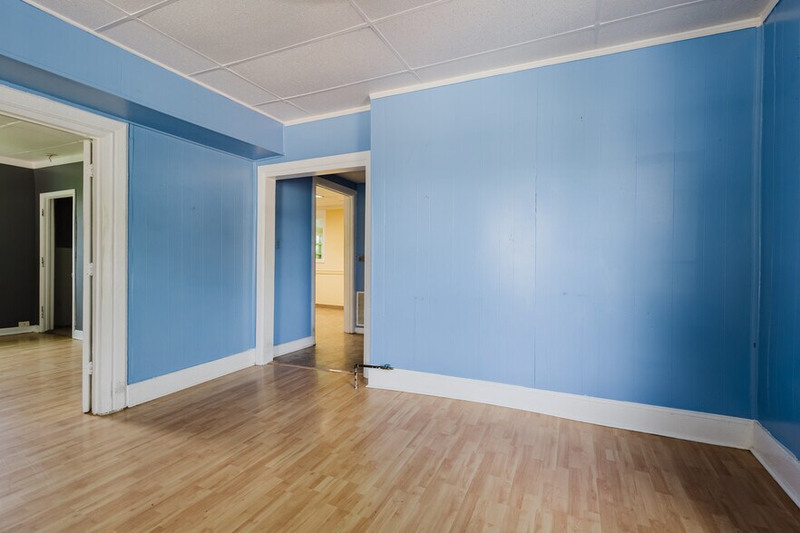 More Photos Of , Lexington Specialty For Sale
