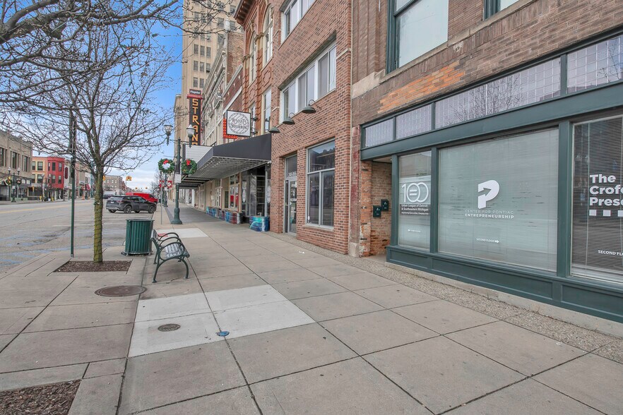 More Photos Of 6 N Saginaw St, Pontiac Storefront Retail Residential For Sale