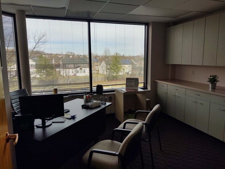 More Photos Of 7350 Van Dusen Rd, Laurel Medical For Sale