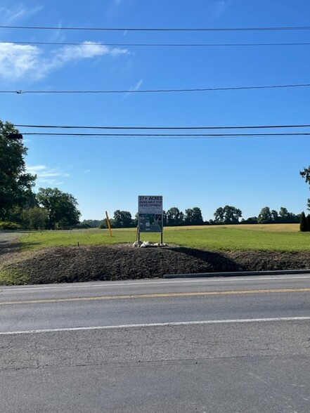 Primary Photo Of 844 W Genesee Street, Skaneateles General Retail For Lease