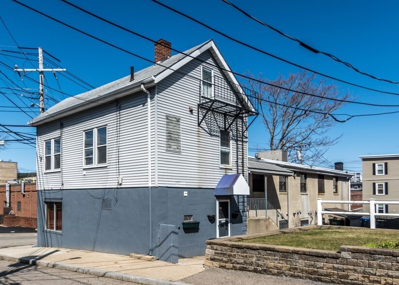 More Photos Of 25-29 Spring St, Waltham Office For Sale