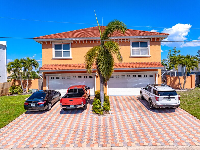 More Photos Of 2119- 2125 Montclair Dr, Sarasota Apartments For Sale