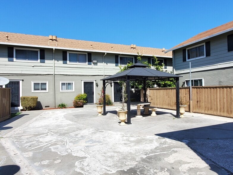 More Photos Of 3501 Lafayette St, Santa Clara Apartments For Sale