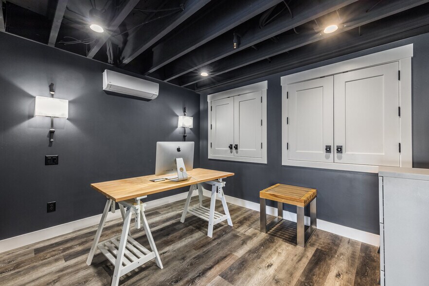 More Photos Of 4554 Forestdale Dr, Park City Light Manufacturing For Sale