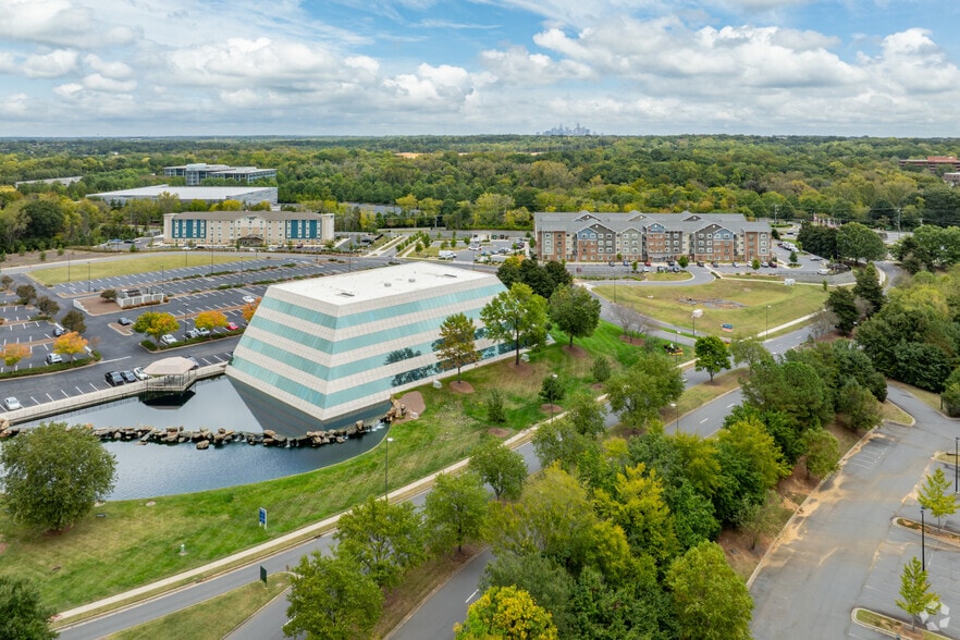 More Photos Of 9140 Arrowpoint Blvd, Charlotte Office For Sale