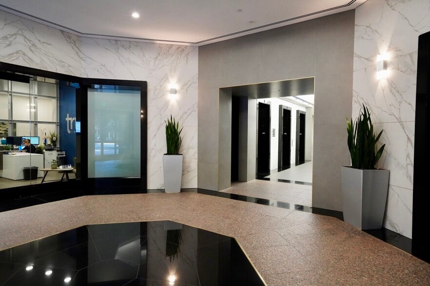 More Photos Of 2601-2603 Main St, Irvine Unknown For Lease