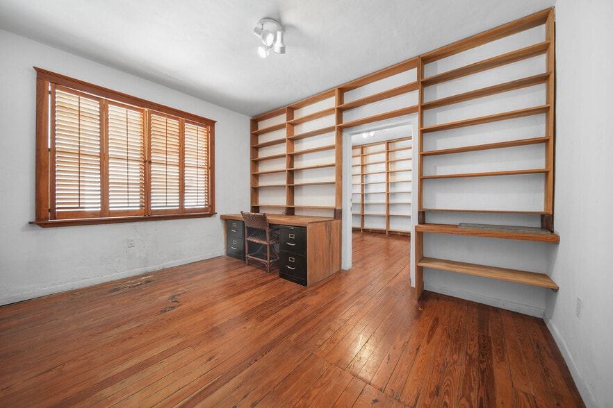 More Photos Of 819 5th St, Miami Beach Freestanding For Sale