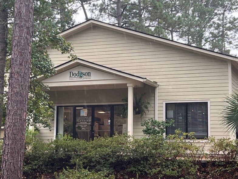 Primary Photo Of 14 Palmetto Business Park Rd, Hilton Head Island Showroom For Sale