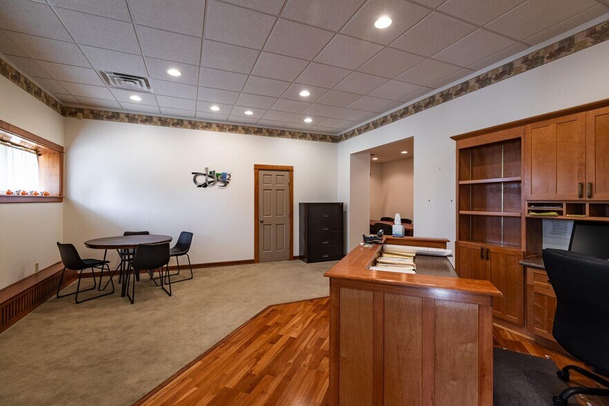 More Photos Of 2423-2425 16th St S, Ln, La Crosse Industrial For Lease