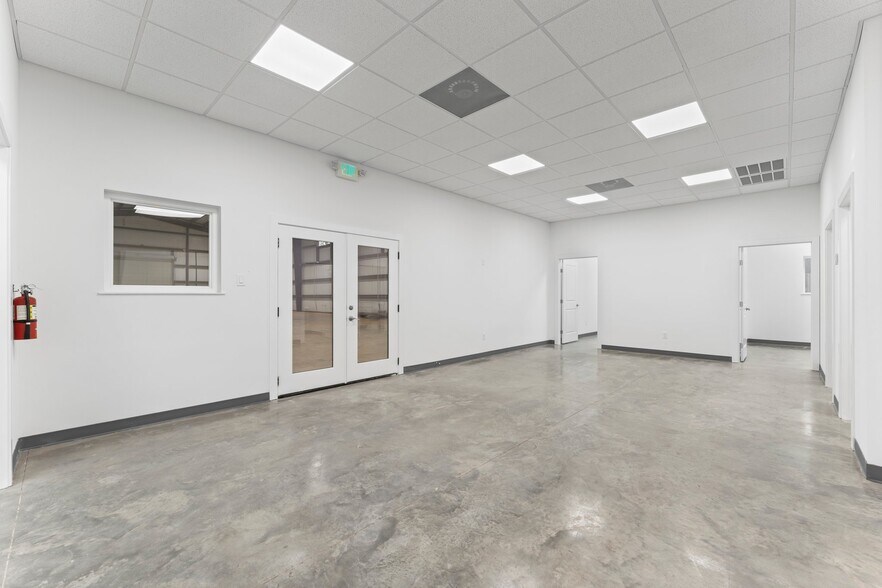 More Photos Of 810 Honea Egypt Rd., Magnolia Flex For Sale