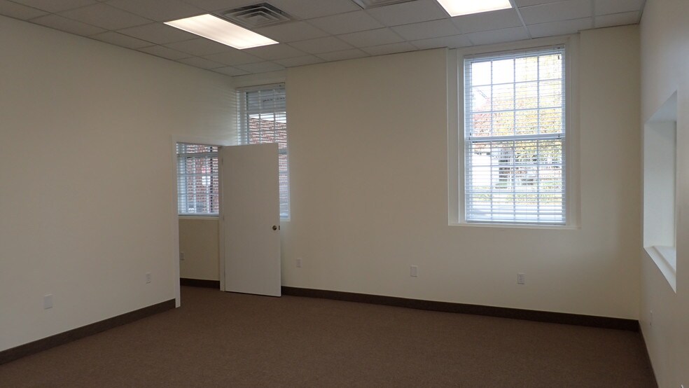 More Photos Of 1733 Washington Blvd, Easton Office For Sale