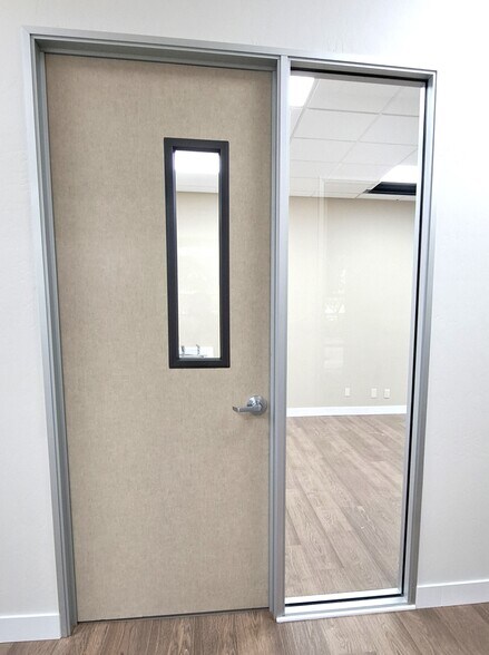 More Photos Of 100 Old River Rd, Bakersfield Medical For Lease