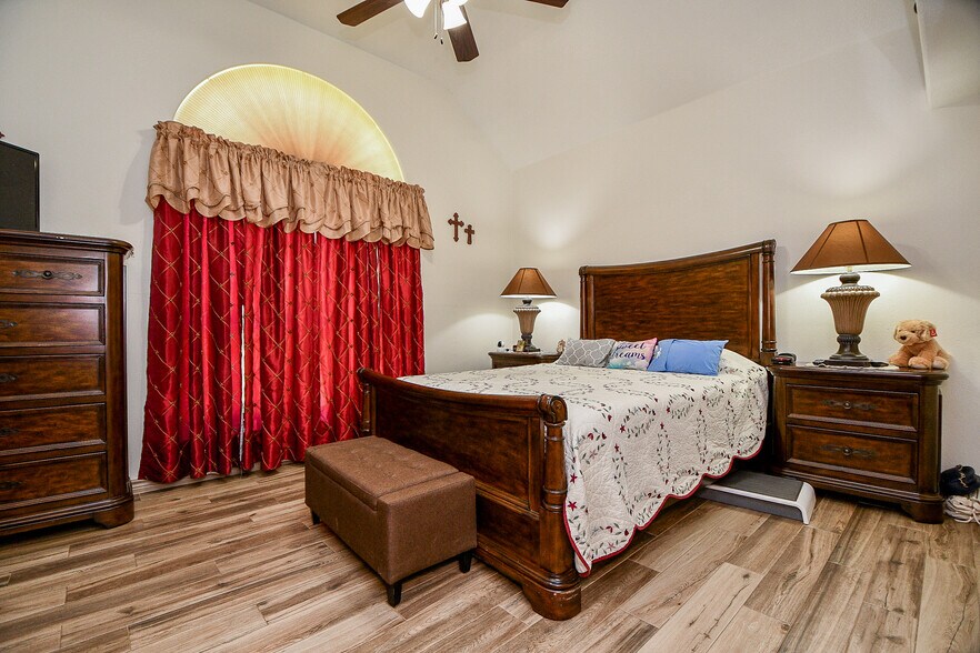 More Photos Of 540 Chisolm Trl, Wallis Manufactured Housing Mobile Home Park For Sale