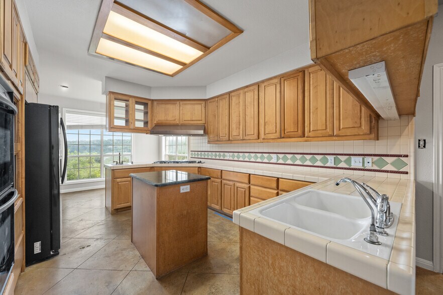 More Photos Of 19019 TX-71, Spicewood Office Residential For Sale