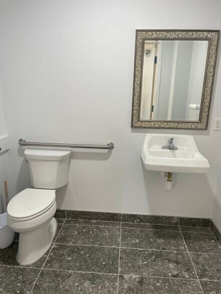 More Photos Of 516 S Tamiami Trl, Nokomis Apartments For Sale