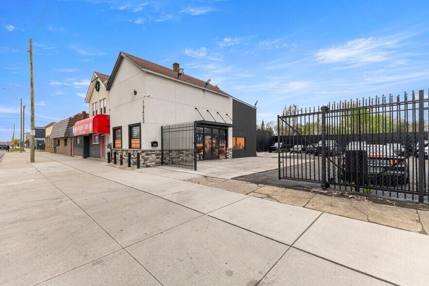 More Photos Of 19420 W Warren Ave, Detroit Auto Dealership For Sale