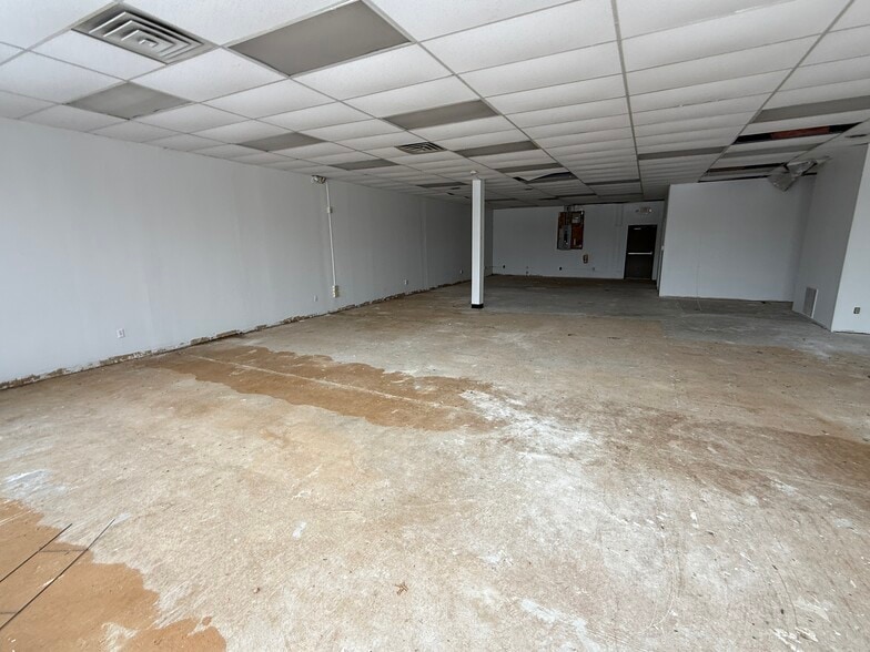 More Photos Of 2086 Romig Rd, Akron Freestanding For Sale