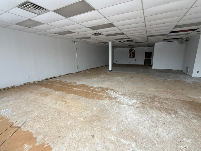 More Photos Of 2086 Romig Rd, Akron Unknown For Lease