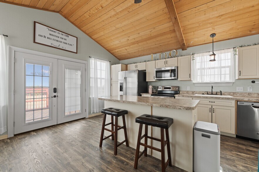 More Photos Of 3119 County Road 2730, Glen Rose Lodge Meeting Hall For Sale