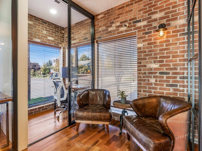 More Photos Of 2917 Washington St, Vancouver Storefront Retail Office For Sale