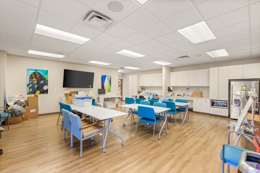 More Photos Of 2601 N Tenaya Way, Las Vegas Office For Sale