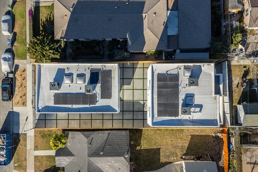 More Photos Of 2404 S Cochran Ave, Los Angeles Apartments For Sale