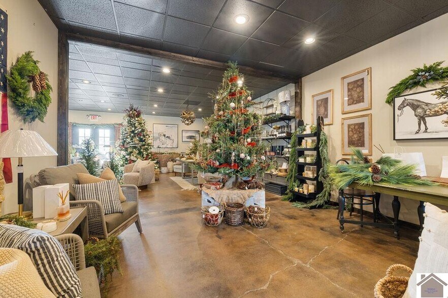 More Photos Of 2200 Broadway, Paducah General Retail For Sale