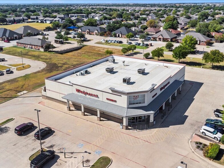 More Photos Of 833 N Saginaw Blvd, Saginaw Freestanding For Sale