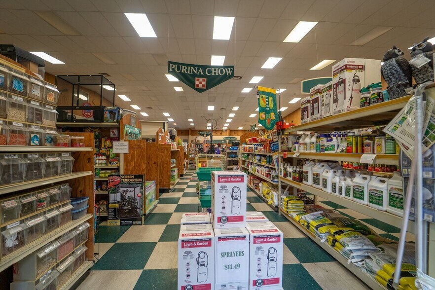 More Photos Of 5705 N Main St, Victoria General Retail For Sale